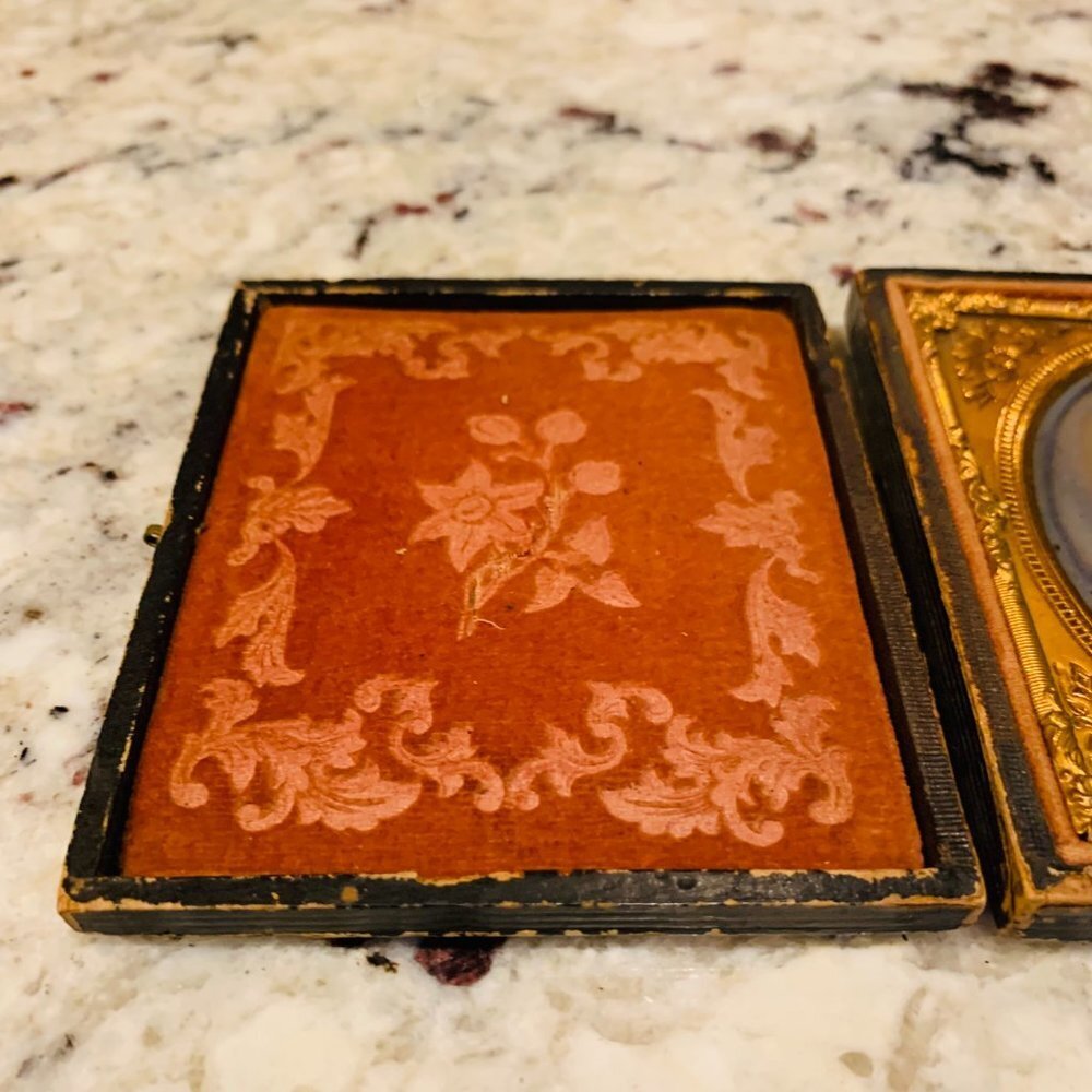 Amazing 1/6 Plate Ambrotype WEALTHY MAN DAGUERREOTYPE - Picture 4 of 10
